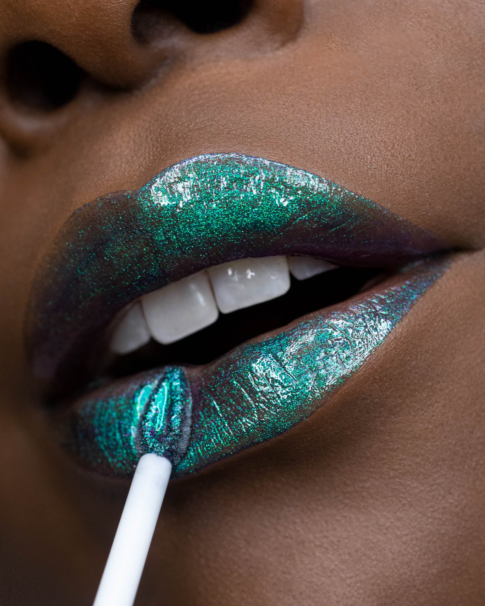 Atlas Chroma Gloss (Blue/Purple) - Multichrome Lip Gloss - Glisten Cosmetics - Image 2