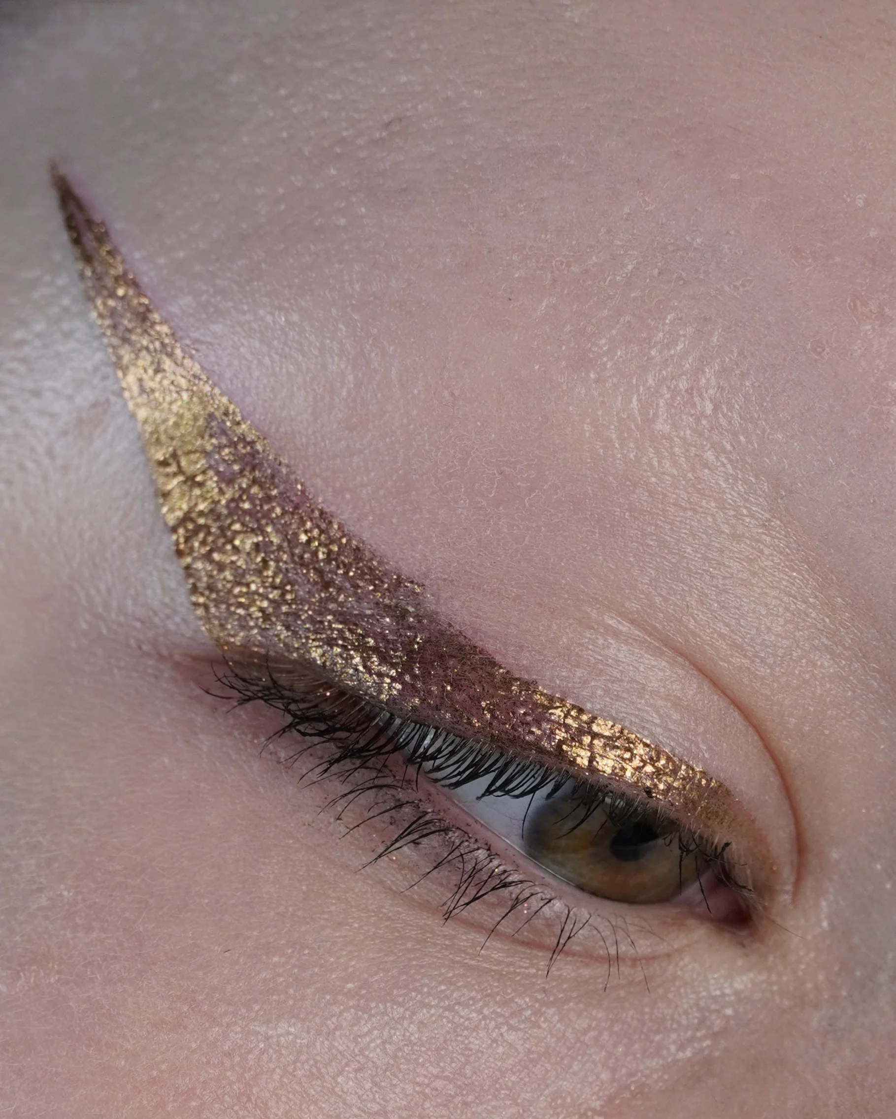 Bling Ring Chroma Flik (Gold) - Liquid Liner - Glisten Cosmetics - Image 4