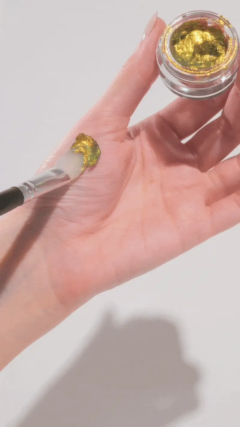 Gold Rush Chroma Flakes (Gold/Green) - Duochrome Pigment - Glisten Cosmetics - Image 3
