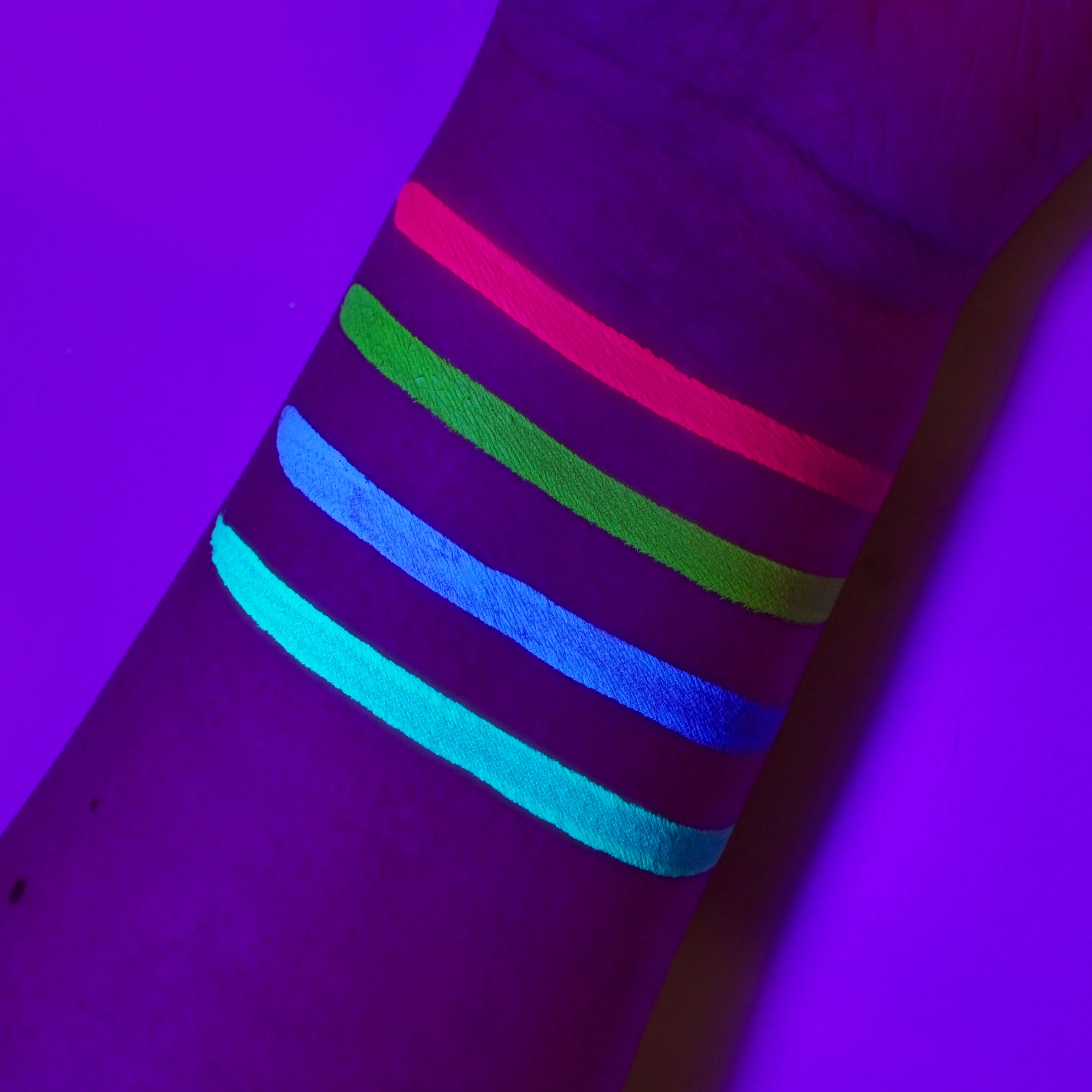 Neon 4 Pan Palette - Eyeliner - Glisten Cosmetics - Image 3