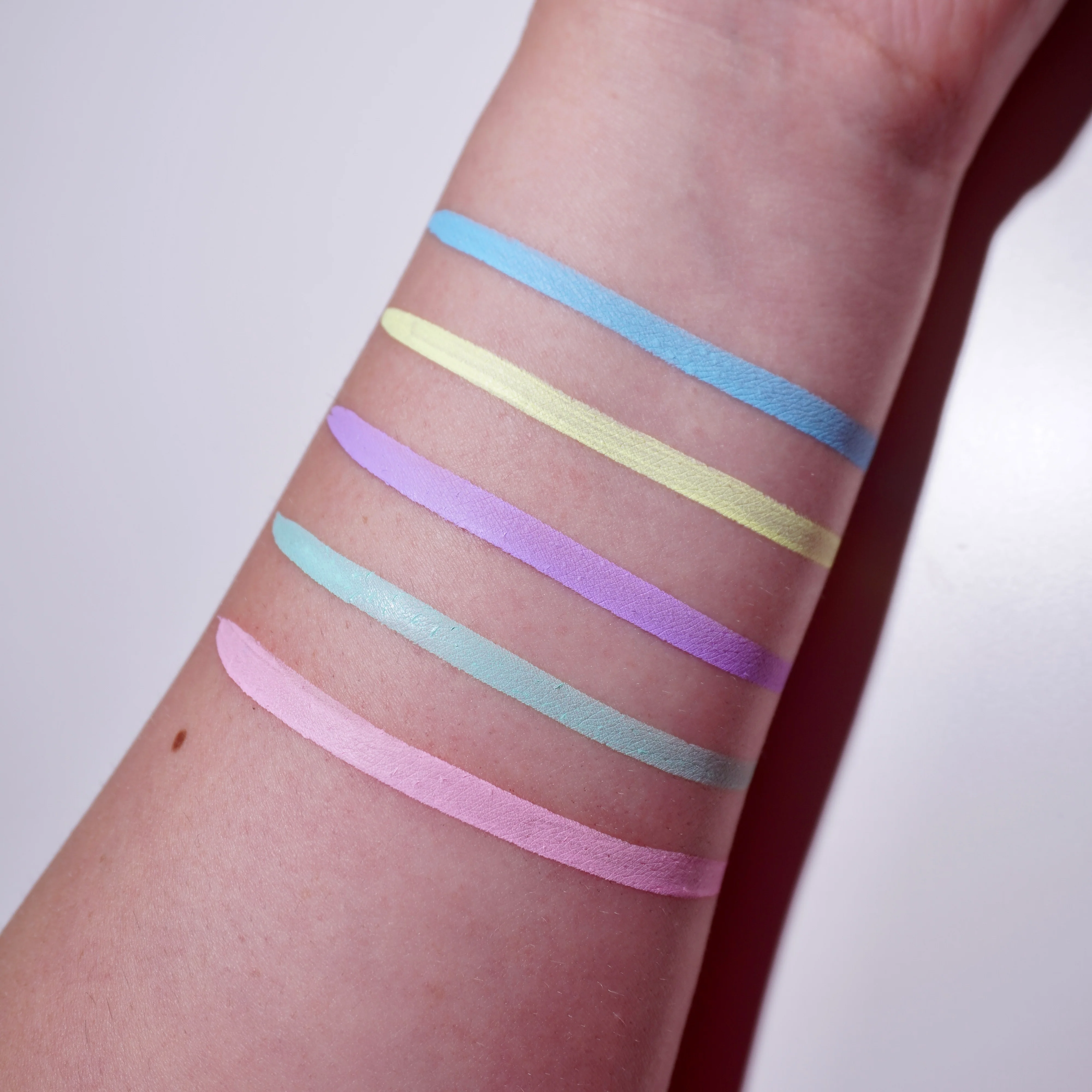 Pastel Circle (UV) Split Liner - Eyeliner - Glisten Cosmetics - Image 3