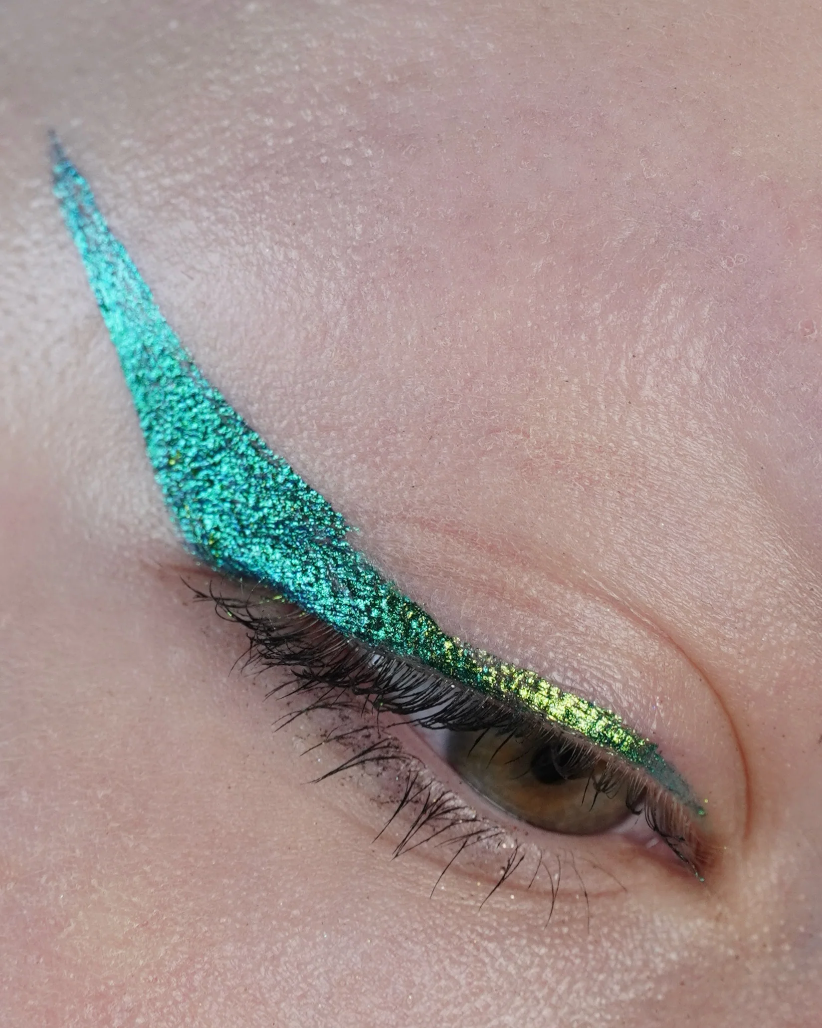 Peacock Chroma Flik (Blue/Green) - Liquid Liner - Glisten Cosmetics - Image 3