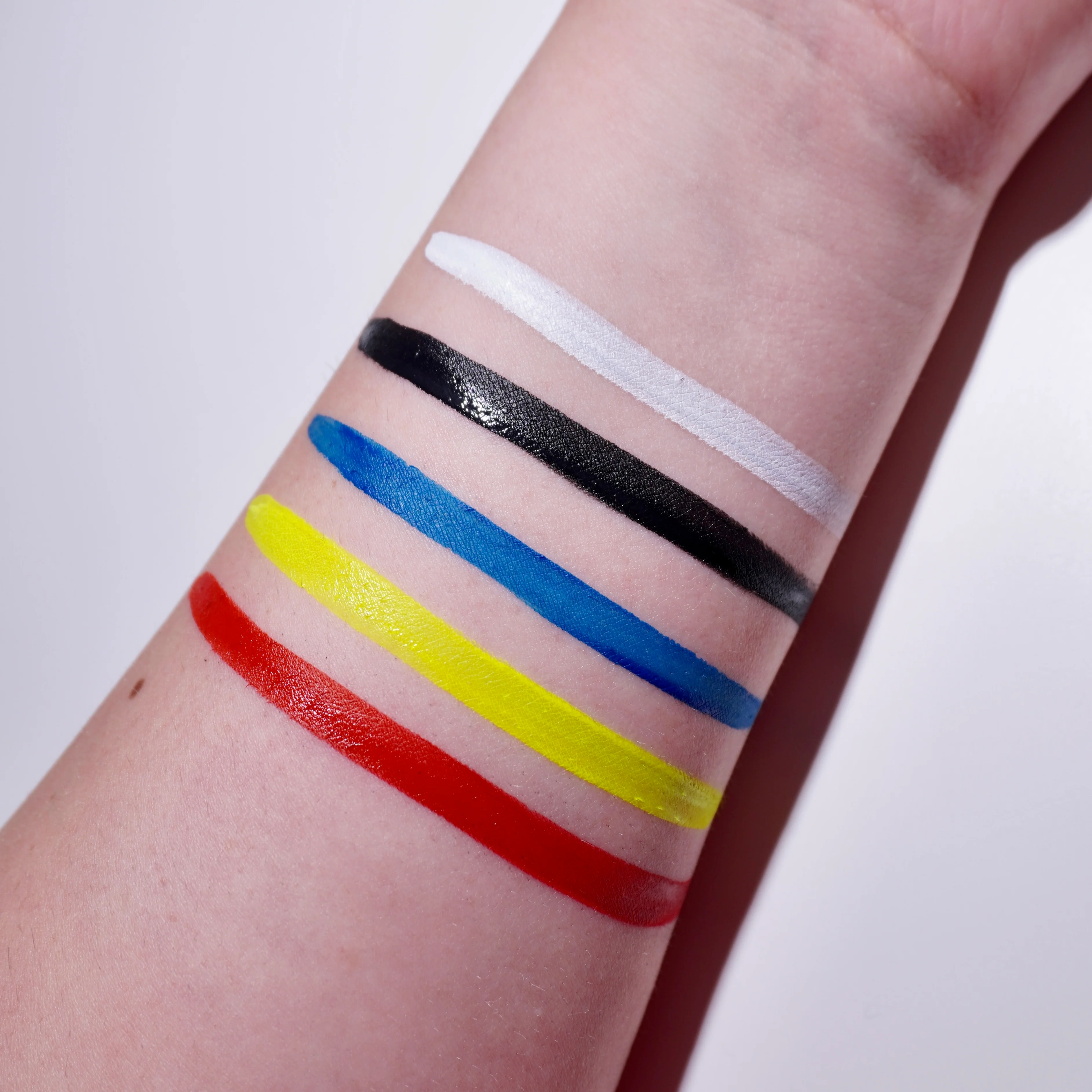 Primary Circle (UV) Split Liner - Eyeliner - Glisten Cosmetics - Image 3