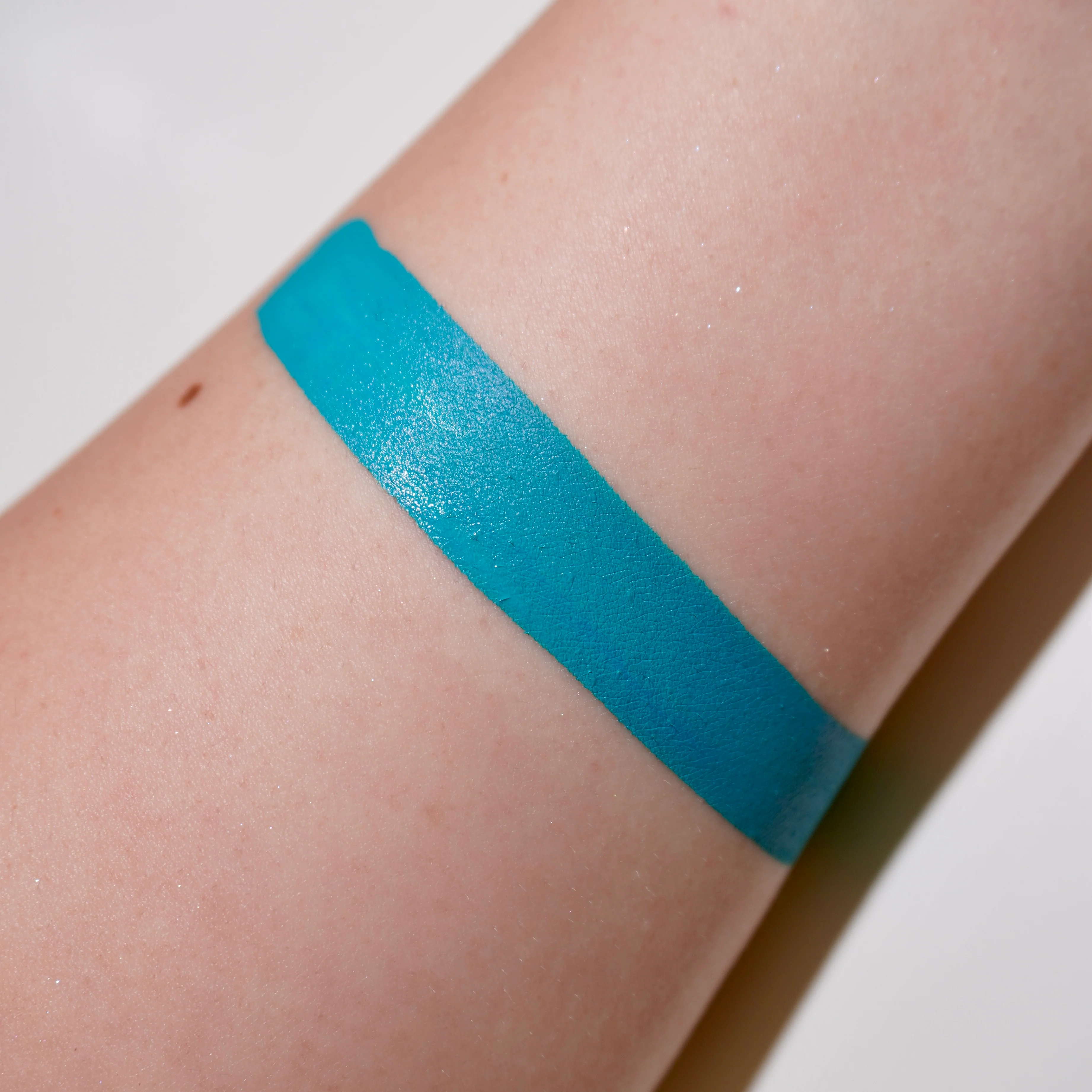 Seltzer (UV Aqua) Wet Liner® - Eyeliner - Glisten Cosmetics - Image 2