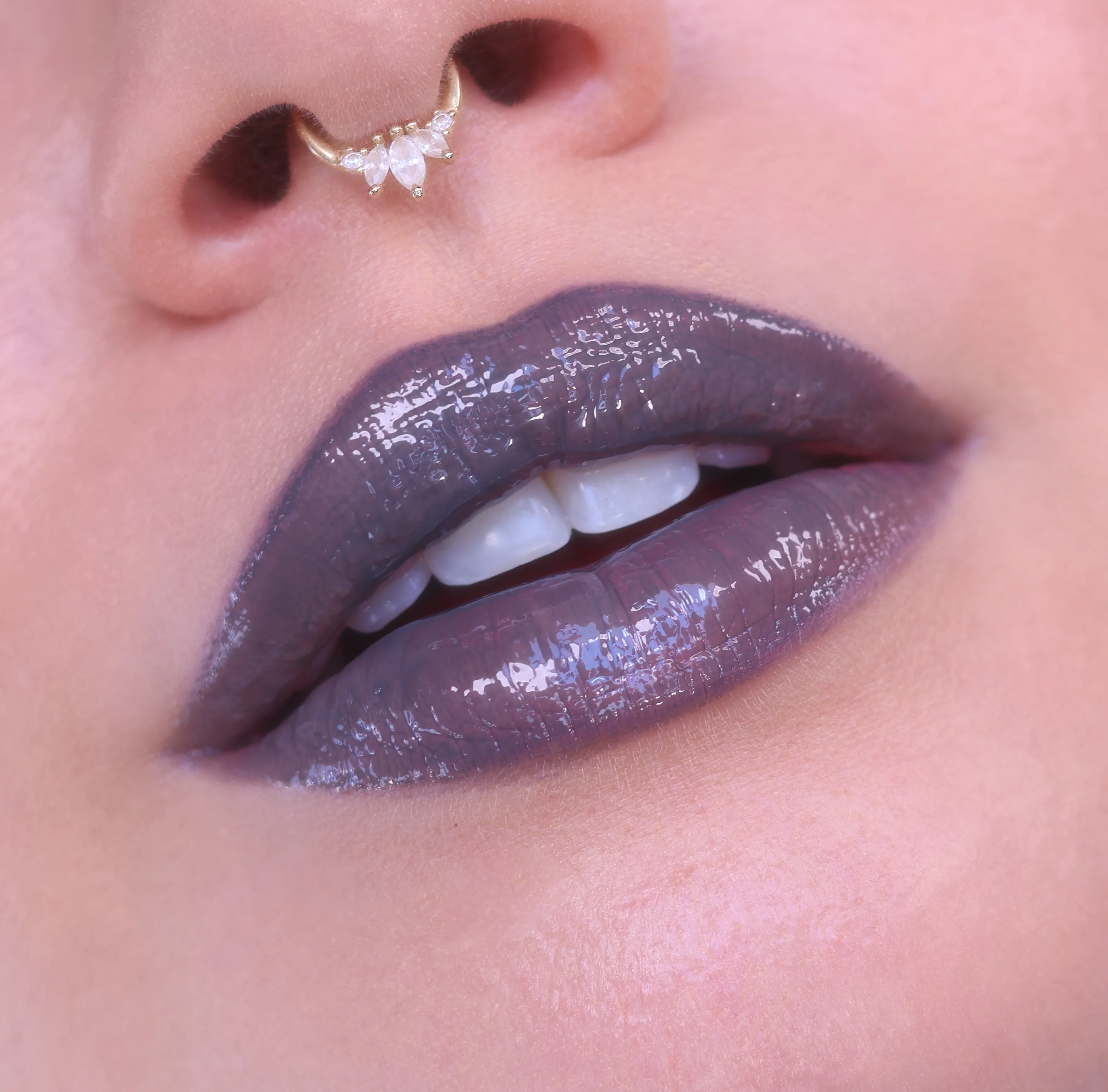 Veil Glis Gloss (Dark Grey) - Lip Gloss - Glisten Cosmetics - Image 6